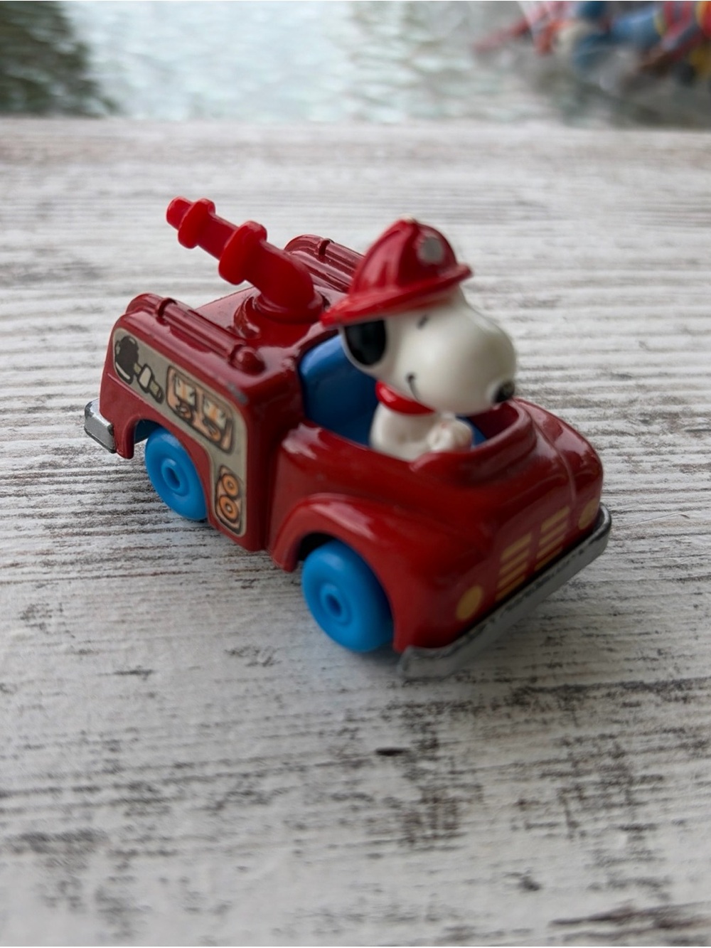 Peanuts Snoopy Diecast Red Fire Truck & Convertible Toy Set - Kids Vehicles - Picture 2 of 5